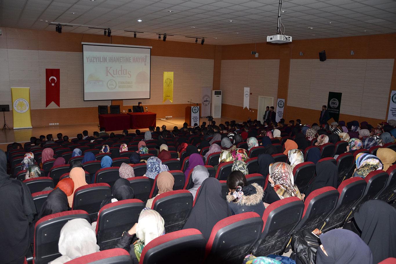 Üniversiteli öğrencilerden "Kudüs Bizimdir" konferansı